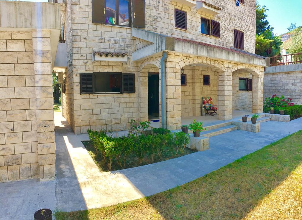 Bravo Apartmani Budva Luaran gambar